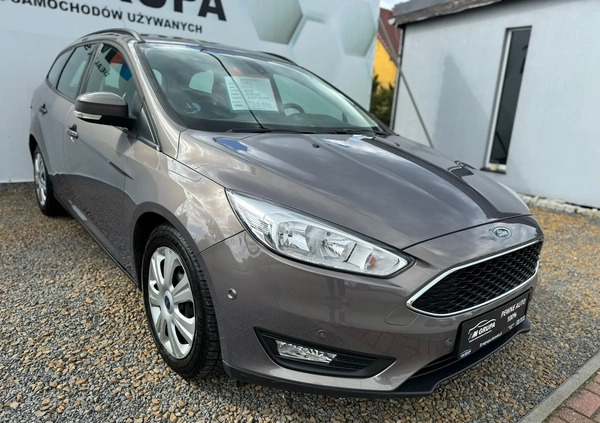 Ford Focus cena 35999 przebieg: 102000, rok produkcji 2015 z Ujście małe 379